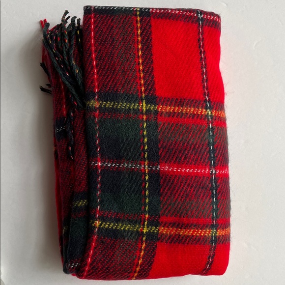 Red Plaid Scarf Fringe Oblong Shawl Wrap Wander Agio NWT - Picture 7 of 14